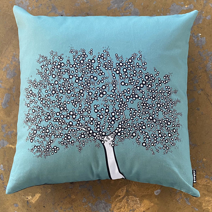 Blaugrüner Baum
